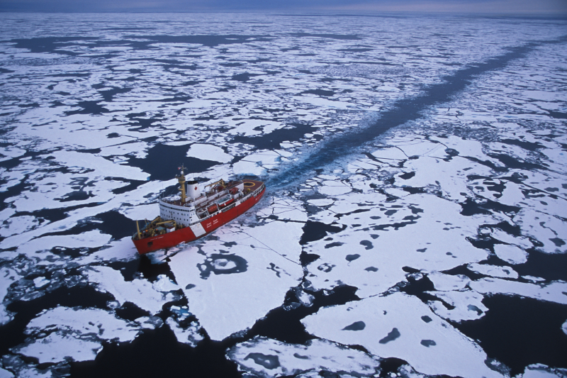 The Canadian icebreaker ship Louis St. Laurent, breaking through the sea ice of the Canada Basin, Beaufort Sea, Alaska, United States. © Paul Nicklen/National Geographic Stock / WWF-Canada