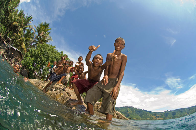 Local children, Banda Sea, Indonesia Alor, Banda Sea, Indonesia. © Robert Delfs / WWF-Canon
