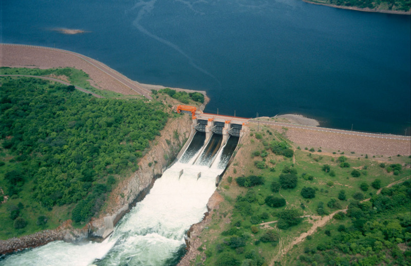 Itezhi-tezhi Dam, water flowing out of retention basin. Kafue National Park boundary, Zambia. © Sarah Black / WWF